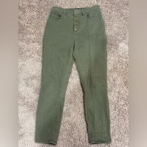 Abercrombie and Fitch green pants size 6.